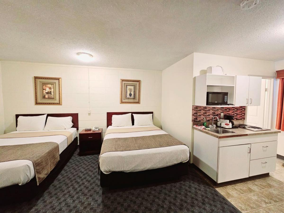 Canadian Motor Inn Grande Prairie Exterior foto
